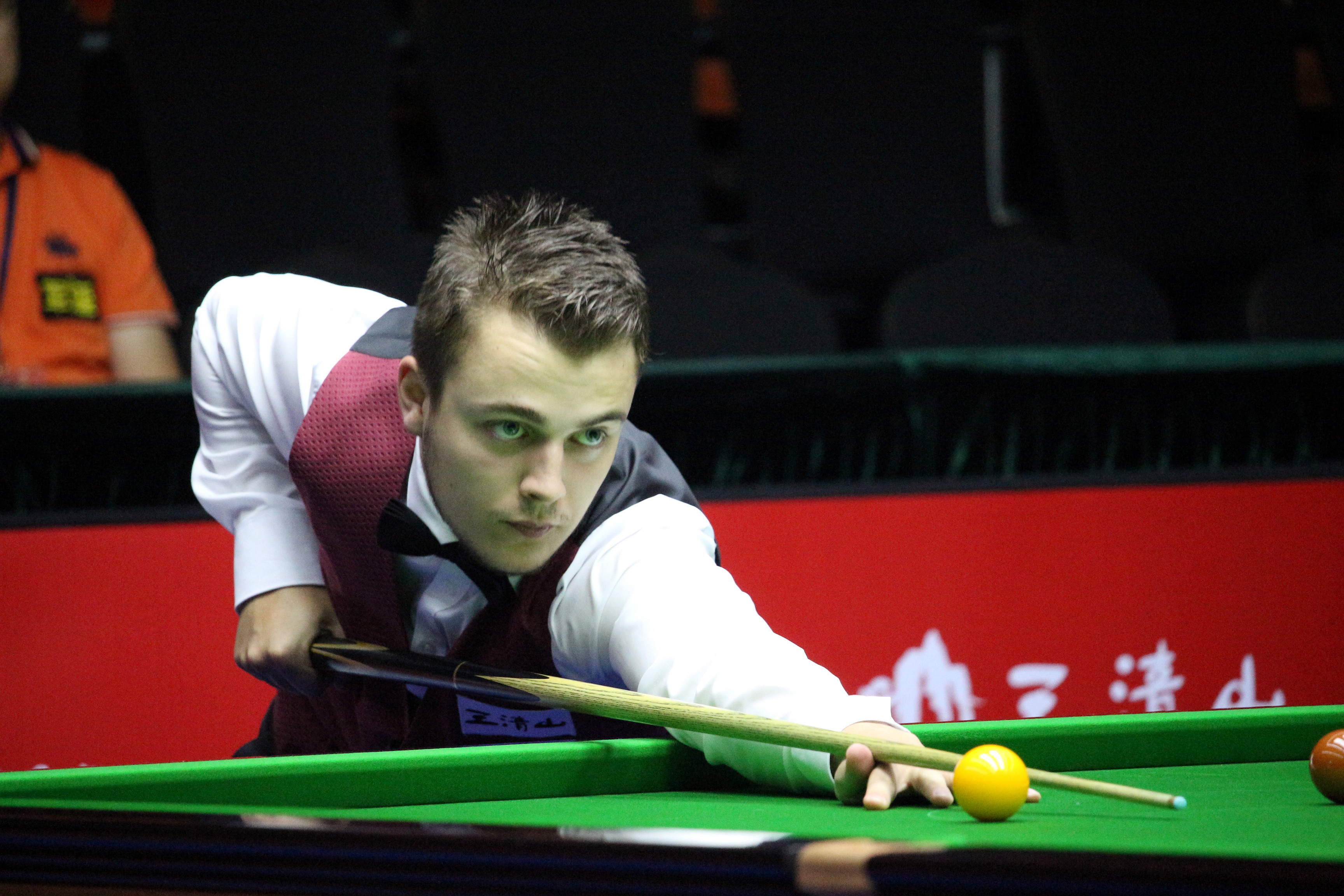 经历了一个 经历了一个